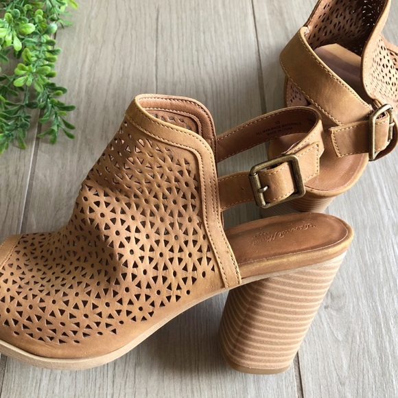 Universal Thread Sling Back Cut Out Ankle Booties - Picture 7 of 11